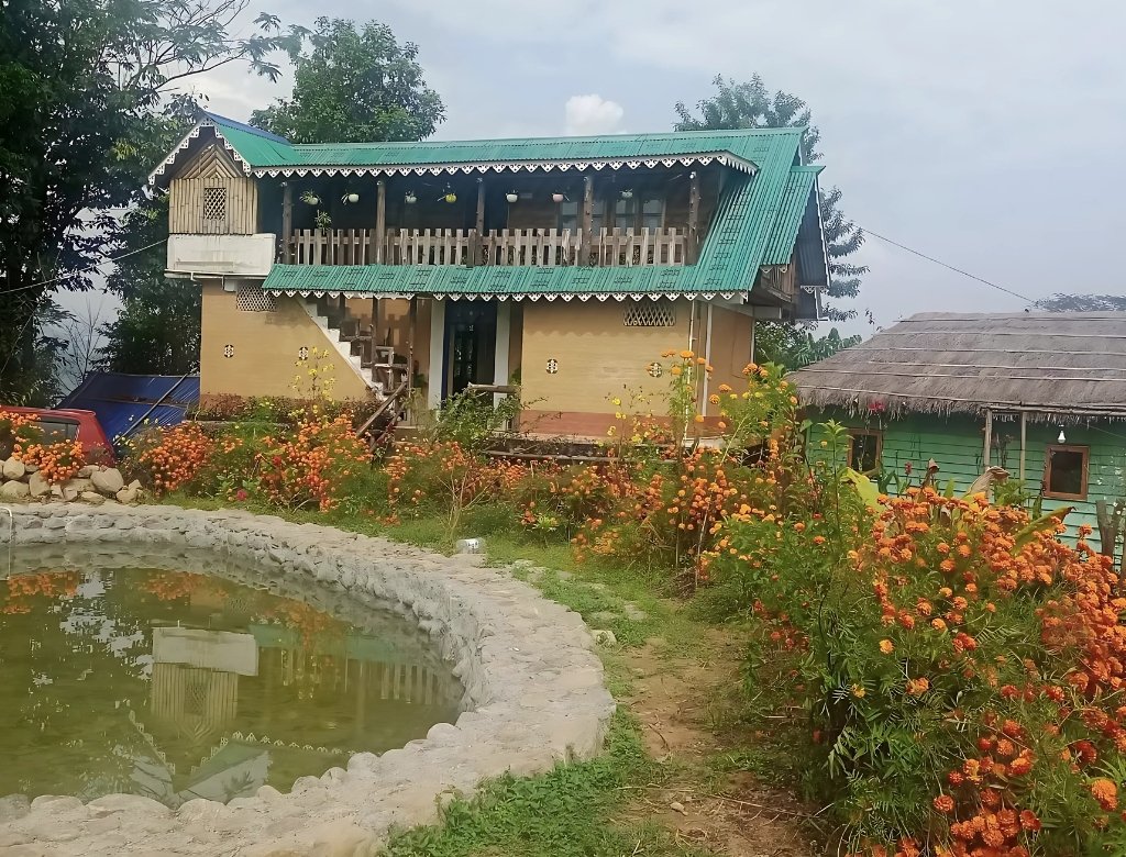 Homestay & Camping Near Lamagaon